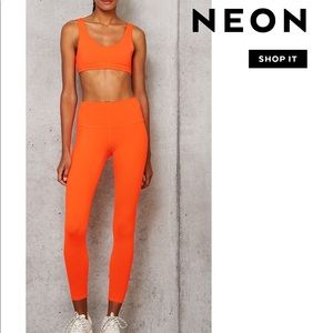 Women’s Alo Yoga airbrush neon lily leggings new